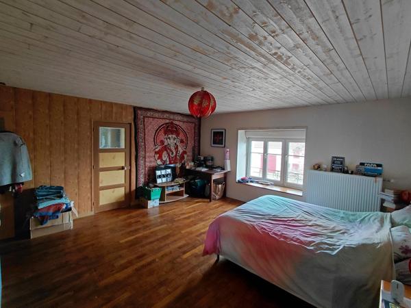Maison d'habitation 3 chambres de 271 m² à Saint-Broingt-le-Bois