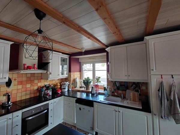 Maison d'habitation 3 chambres de 271 m² à Saint-Broingt-le-Bois