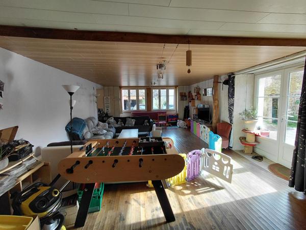 Maison d'habitation 3 chambres de 271 m² à Saint-Broingt-le-Bois