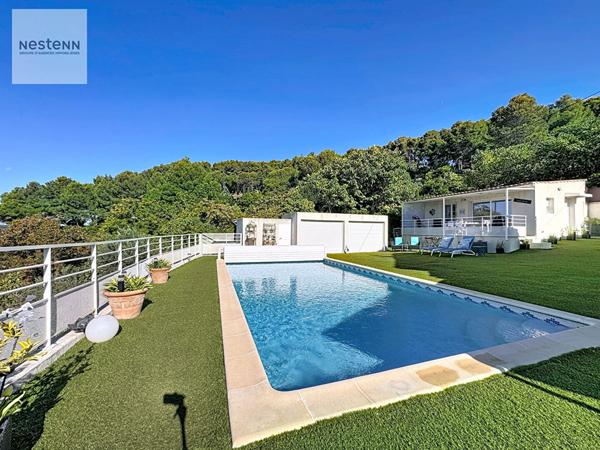 Maison T4 de 130 m² avec dépendance, piscine et vue panoramique à Saint-Chamas