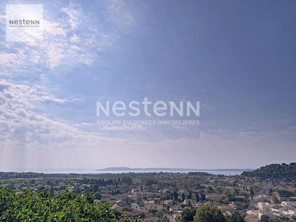 Maison T4 de 130 m² avec dépendance, piscine et vue panoramique à Saint-Chamas