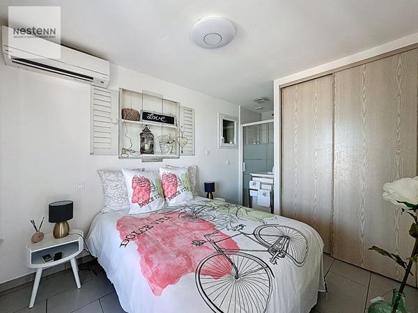 Maison T4 de 130 m² avec dépendance, piscine et vue panoramique à Saint-Chamas