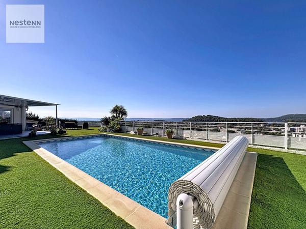 Maison T4 de 130 m² avec dépendance, piscine et vue panoramique à Saint-Chamas