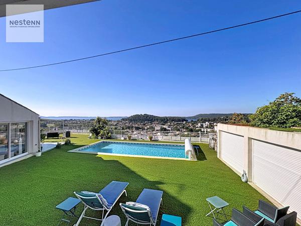 Maison T4 de 130 m² avec dépendance, piscine et vue panoramique à Saint-Chamas