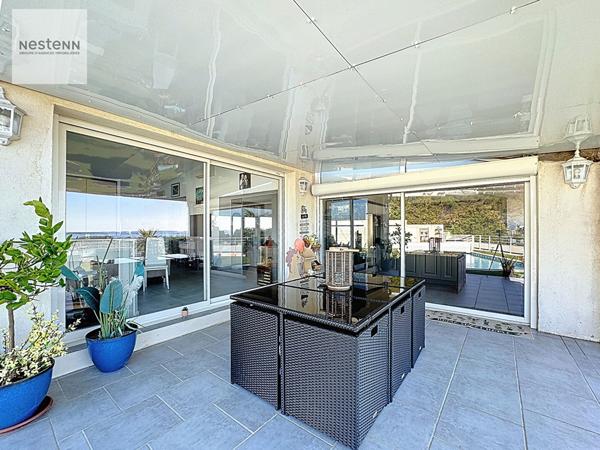 Maison T4 de 130 m² avec dépendance, piscine et vue panoramique à Saint-Chamas