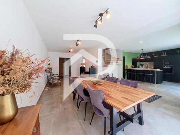 Maison 8 pièces 237 m2