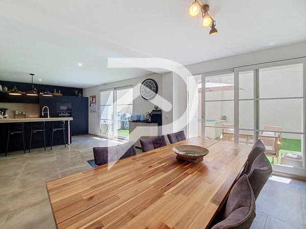 Maison 8 pièces 237 m2