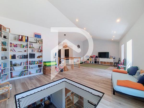 Maison 8 pièces 237 m2