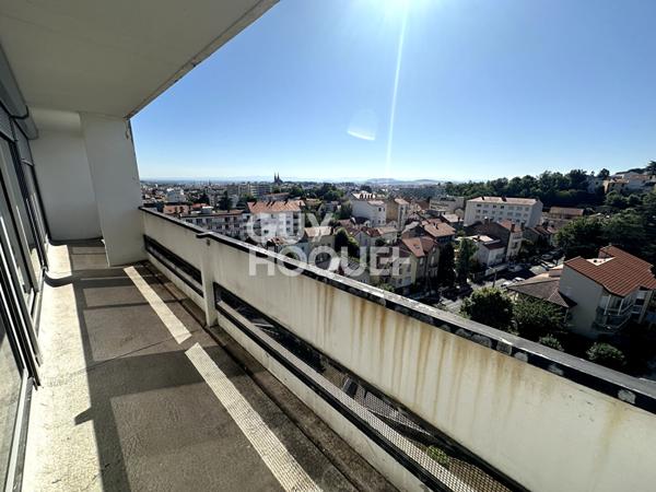 Appartement T4 Traversant au dernier étage.