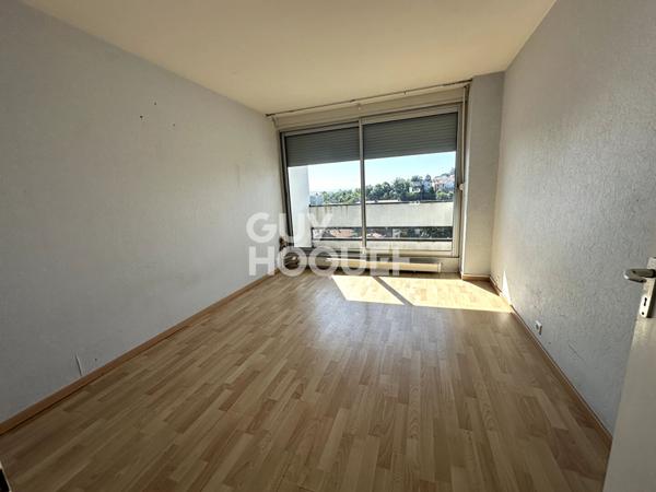 Appartement T4 Traversant au dernier étage.