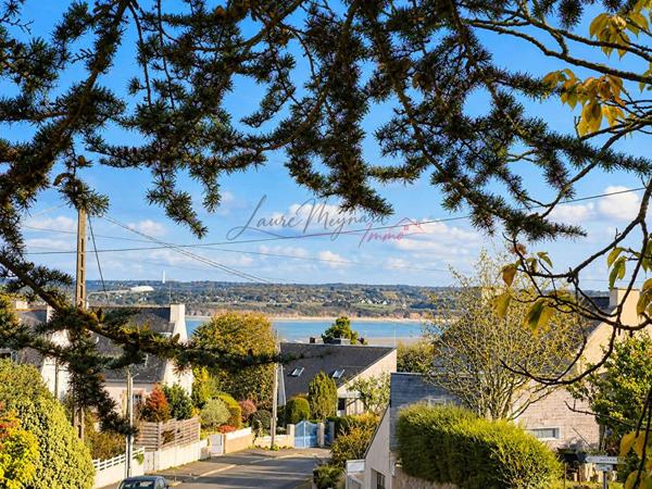 SAINT-BRIEUC - CESSON - PROPRIÉTÉ DE CARACTÈRE AVEC VUE SUR LA BAIE