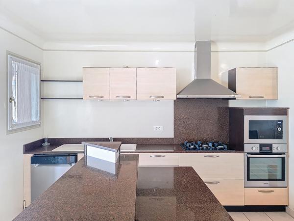 Azur (40140) Maison mitoyenne 5 pièces à Azur avec travaux