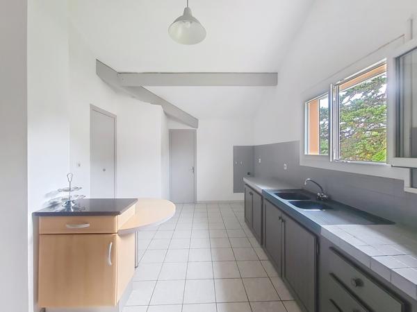 Azur (40140) Maison mitoyenne 5 pièces à Azur avec travaux