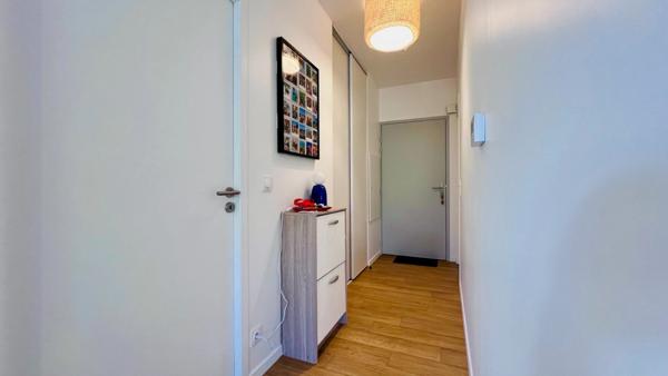QUIMPER, quartier Kerfeunteun : Appartement meublé à vendre, 2 pièces de 50 m² habitable - Terrasse - Parking souterrain privatif.