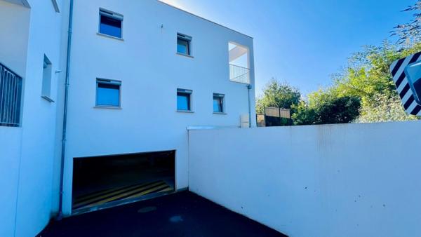 QUIMPER, quartier Kerfeunteun : Appartement meublé à vendre, 2 pièces de 50 m² habitable - Terrasse - Parking souterrain privatif.