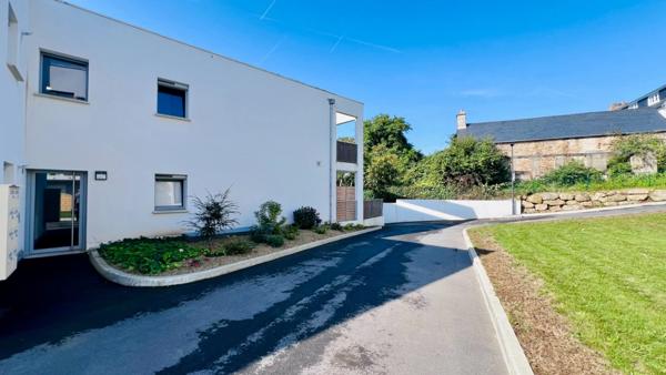 QUIMPER, quartier Kerfeunteun : Appartement meublé à vendre, 2 pièces de 50 m² habitable - Terrasse - Parking souterrain privatif.