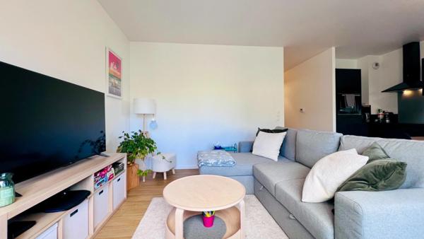 QUIMPER, quartier Kerfeunteun : Appartement meublé à vendre, 2 pièces de 50 m² habitable - Terrasse - Parking souterrain privatif.