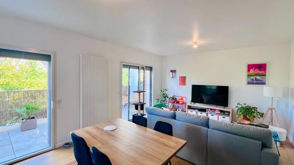 QUIMPER, quartier Kerfeunteun : Appartement meublé à vendre, 2 pièces de 50 m² habitable - Terrasse - Parking souterrain privatif.