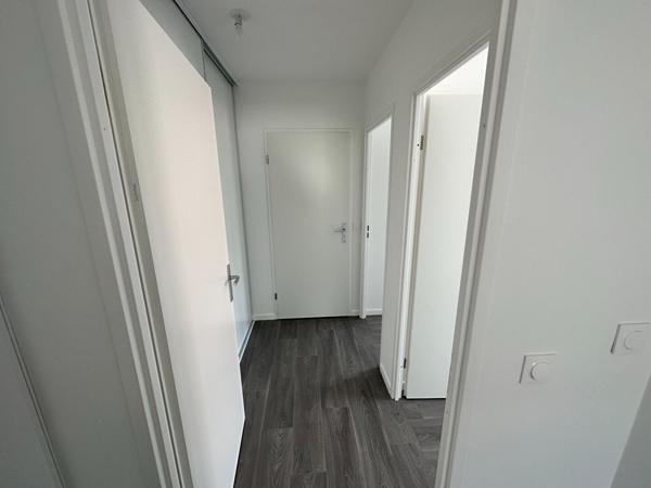 LOCATION d'un appartement de 3 pièces (68 m²) à COMBS LA VILLE