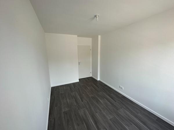 LOCATION d'un appartement de 3 pièces (68 m²) à COMBS LA VILLE