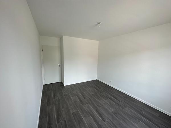 LOCATION d'un appartement de 3 pièces (68 m²) à COMBS LA VILLE