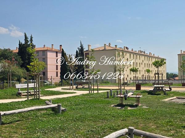 EXCLUSIVITE, MANOSQUE, BEL APPARTEMENT avec balcon, loggia et vue dégagée,  3/4 pièces de 67 m2 quartier et vue Mont d'Or