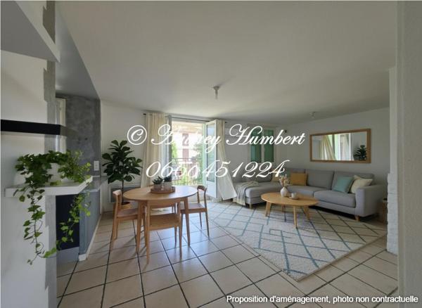 EXCLUSIVITE, MANOSQUE, BEL APPARTEMENT avec balcon, loggia et vue dégagée,  3/4 pièces de 67 m2 quartier et vue Mont d'Or