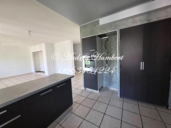 EXCLUSIVITE, MANOSQUE, BEL APPARTEMENT avec balcon, loggia et vue dégagée,  3/4 pièces de 67 m2 quartier et vue Mont d'Or