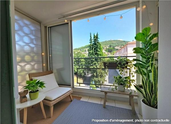 EXCLUSIVITE, MANOSQUE, BEL APPARTEMENT avec balcon, loggia et vue dégagée,  3/4 pièces de 67 m2 quartier et vue Mont d'Or