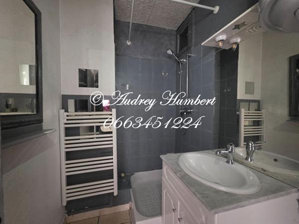 EXCLUSIVITE, MANOSQUE, BEL APPARTEMENT avec balcon, loggia et vue dégagée,  3/4 pièces de 67 m2 quartier et vue Mont d'Or