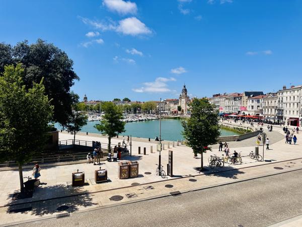 Grand appartement à rénover avec vue sur le Vieux Port de La Rochelle