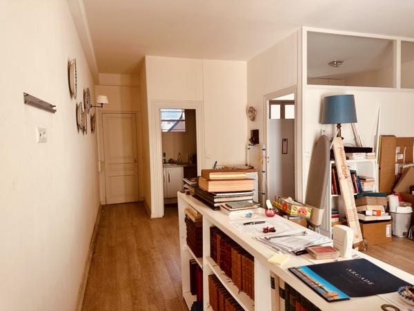 Grand appartement à rénover avec vue sur le Vieux Port de La Rochelle