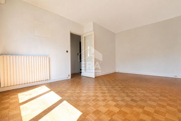 STUDIO 30 m²-VUE DÉGAGÉE-LUMINEUX-CALME-CAVE & PARKING