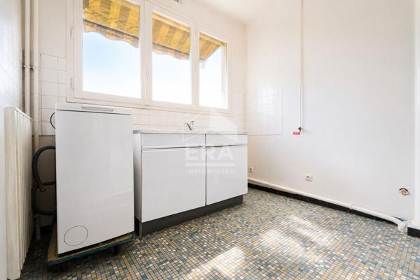 STUDIO 30 m²-VUE DÉGAGÉE-LUMINEUX-CALME-CAVE & PARKING