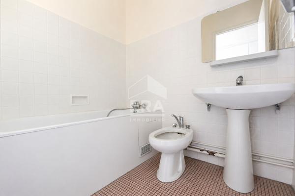 STUDIO 30 m²-VUE DÉGAGÉE-LUMINEUX-CALME-CAVE & PARKING
