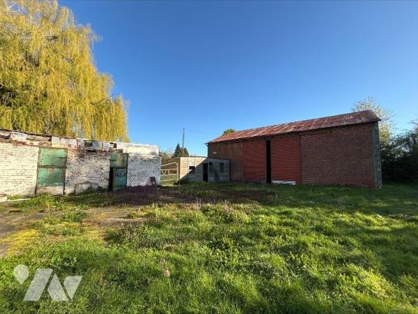 EN EXCLUSIVITE - CORPS DE FERME à LA GORGUE

Corps de ferme avec cour intérieure sur 6705 m² ...