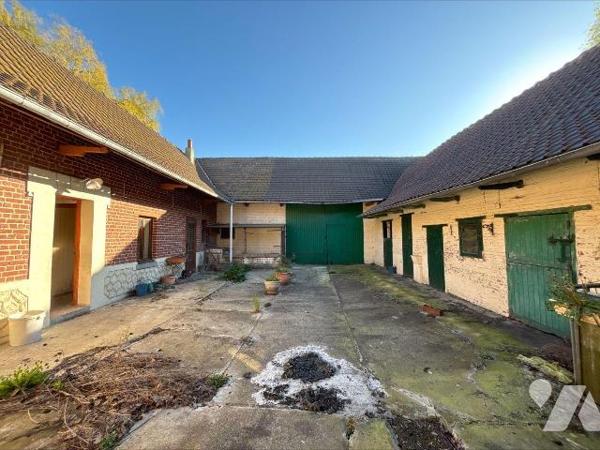 EN EXCLUSIVITE - CORPS DE FERME à LA GORGUE

Corps de ferme avec cour intérieure sur 6705 m² ...
