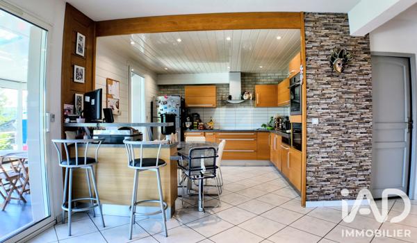 Maison à vendre 5 pièces 144 m² Saint-Genest-Lerpt