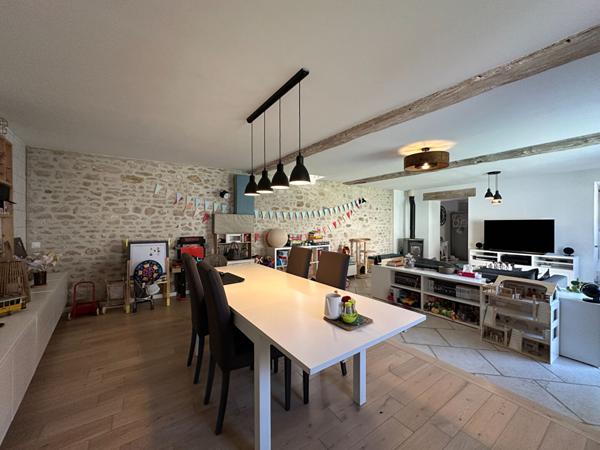 Maison Tousson 5 pièce(s) 130 m2 - 3 chambres + Grange