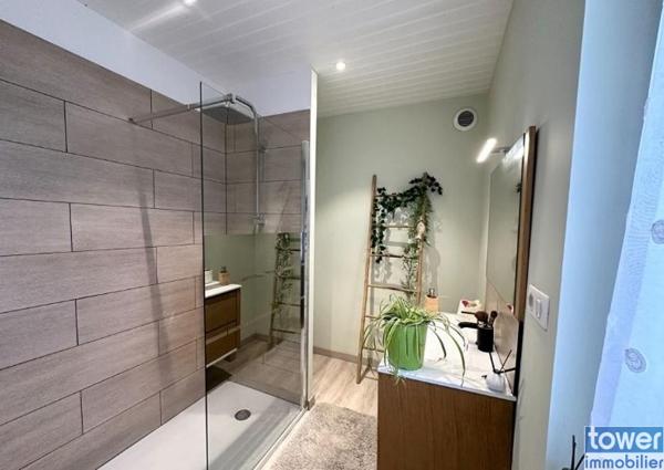Maison
                                                                                                                                                                                                                                                                                                                        5 pièce(s)                                                                                                                                                                                                          4 chambre(s)                                                                                                                                                                                                          120  m²