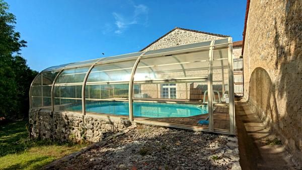 Maison
         10 pièces
        - 355 m²