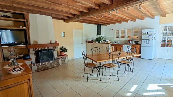 Maison
         10 pièces
        - 355 m²
