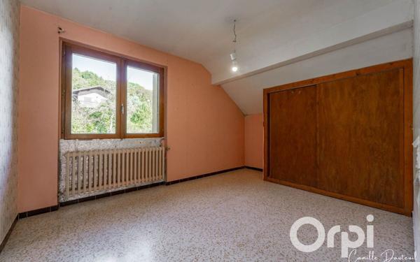 Maison à vendre    6 pièces •  Perrignier