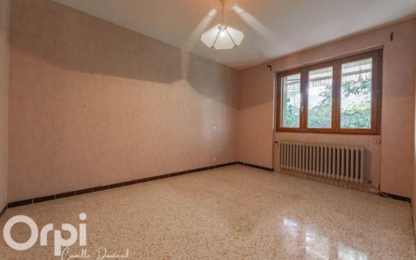 Maison à vendre    6 pièces •  Perrignier