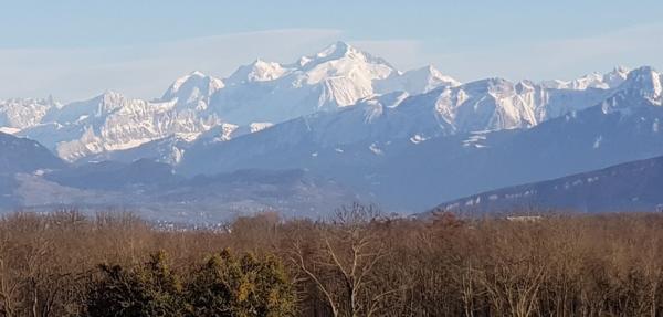 Terrain constructible avec vue Mont Blanc à deux pas de Genève