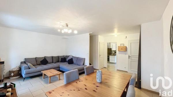 Maison traditionnelle 5 pièces de 83 m² à Cuers (83390)