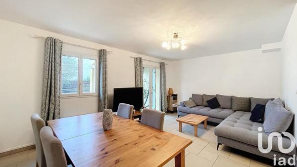 Maison traditionnelle 5 pièces de 83 m² à Cuers (83390)