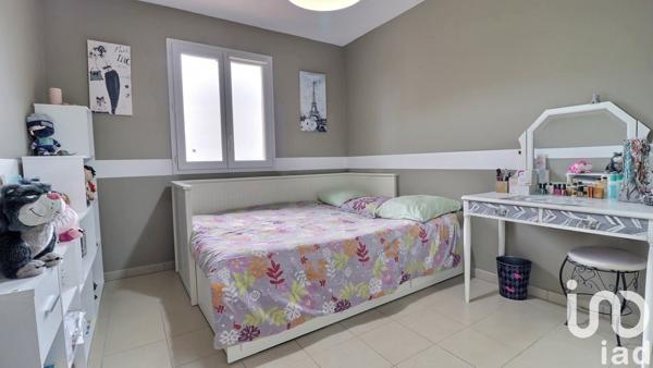 Maison traditionnelle 5 pièces de 83 m² à Cuers (83390)