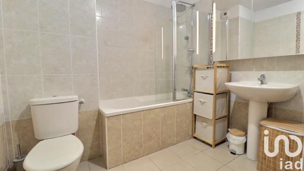 Maison traditionnelle 5 pièces de 83 m² à Cuers (83390)