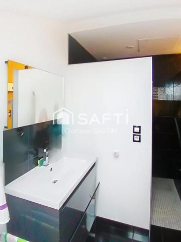 Maison en campagne avec 8 chambres, dépendances . Activité Pension canine